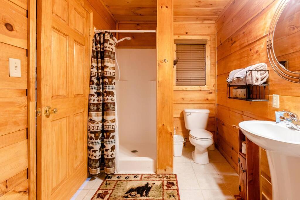 Cozy Cabin W/Hot Tub & Wifi In Gatlinburg Villa Exterior foto